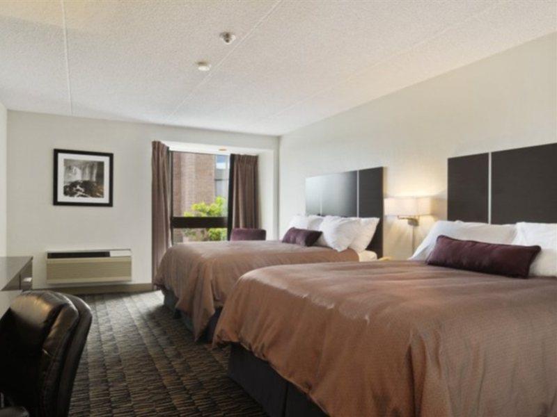 Ramada Coral